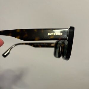 Burrberry mens sunglasses jarvis